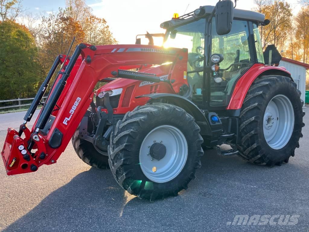 Massey Ferguson 5713 トラクター