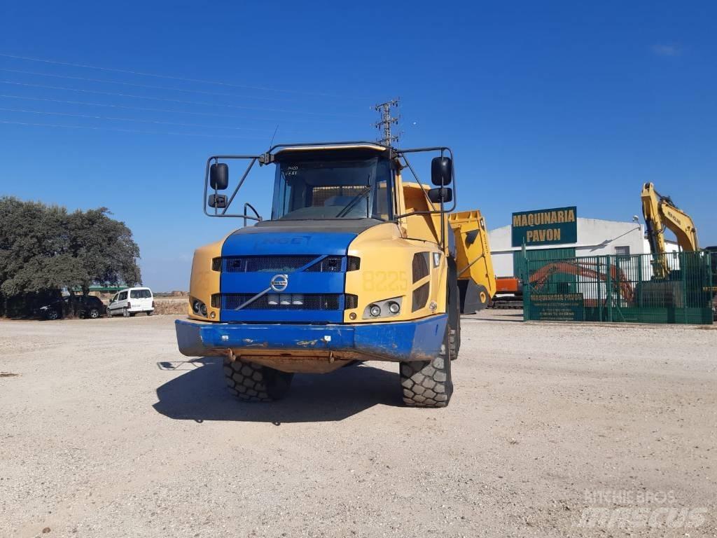 Volvo A 25 F アーティキュレート式ダンプトラック