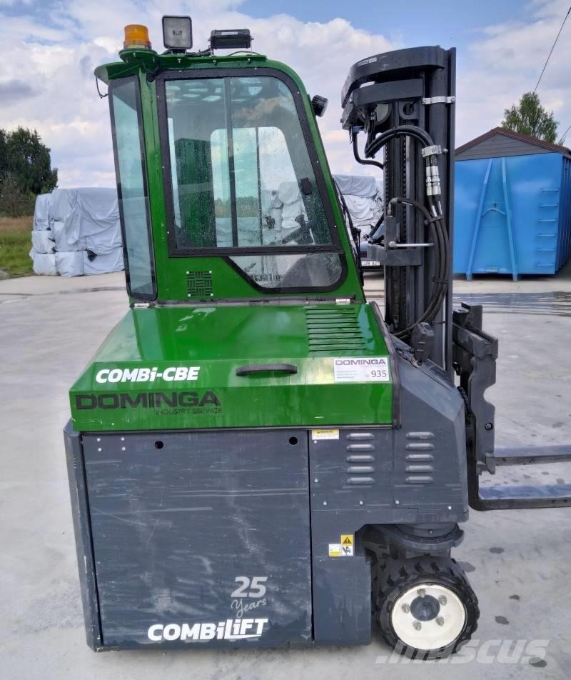 Combilift CBE 2500 全方向リーチ型フォークリフト