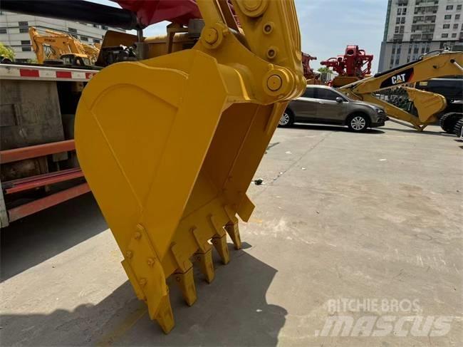 Komatsu PC 220-8 大型油圧ショベル12t以上（パワーショベル・ユンボ）