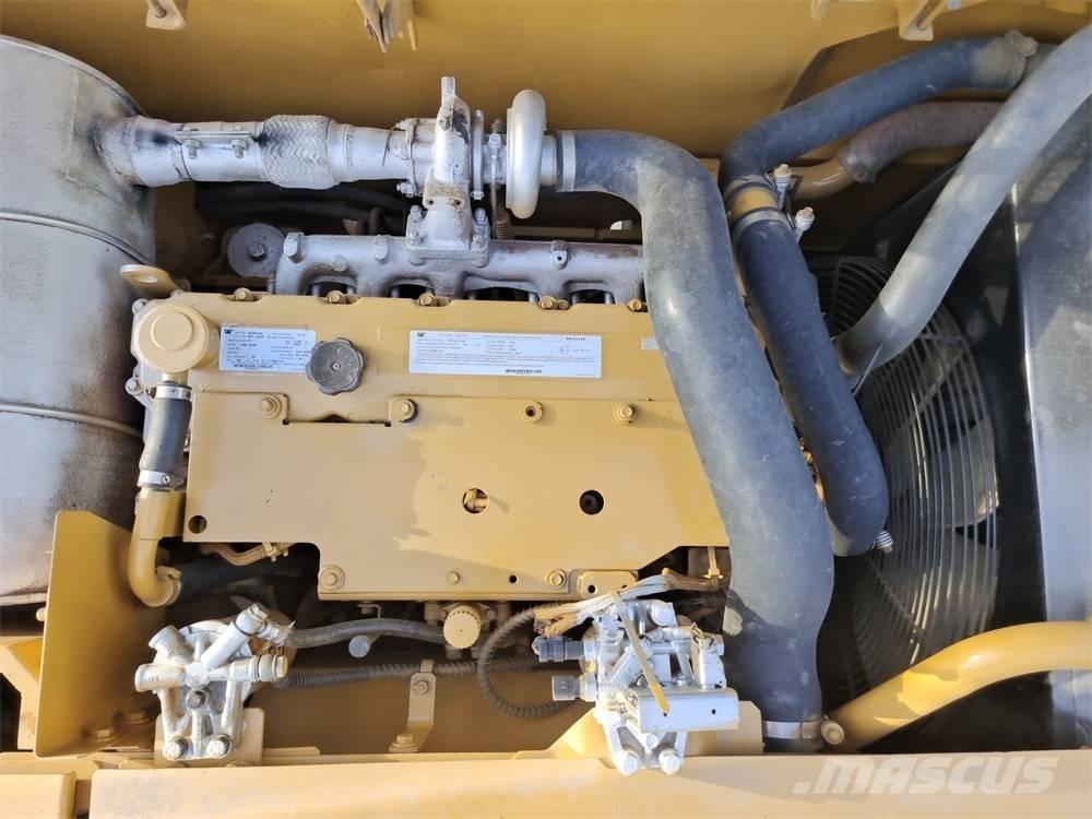 CAT 320 D 大型油圧ショベル12t以上（パワーショベル・ユンボ）