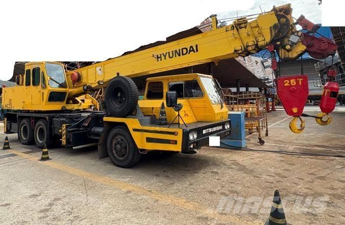 Hyundai HC 25 クローラクレーン