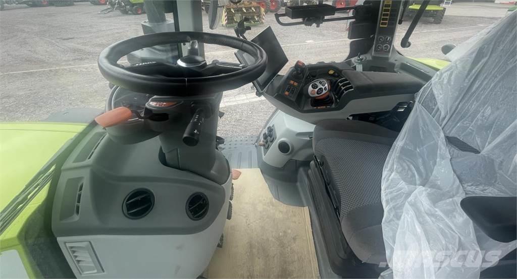CLAAS AXION 960 TT トラクター