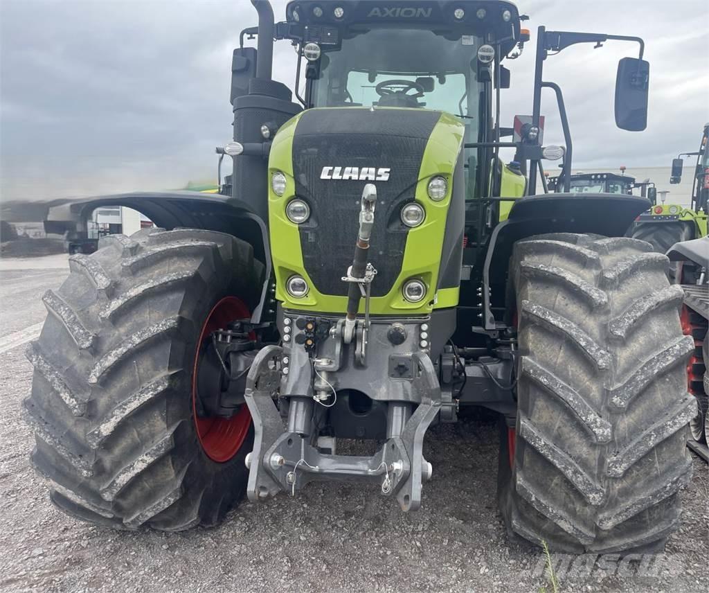 CLAAS AXION 960 TT トラクター