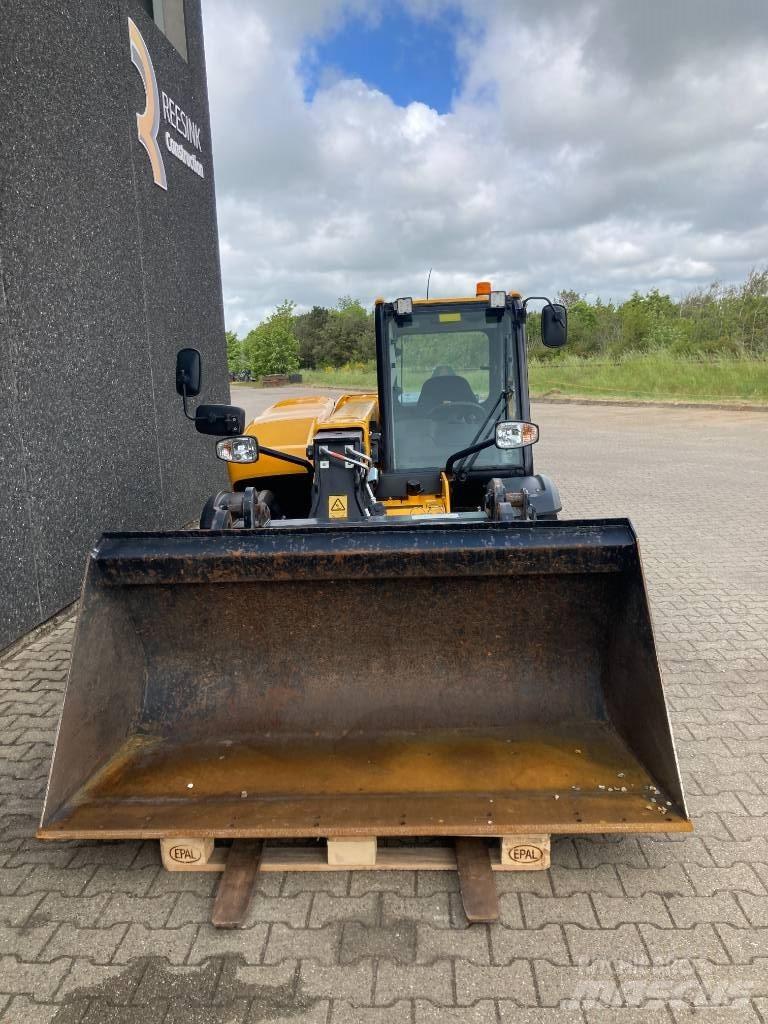 JCB 525-60 テレスコーピックハンドラー