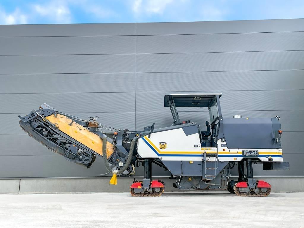 Wirtgen W 150 CFI アスファルトコールドミリングマシーン