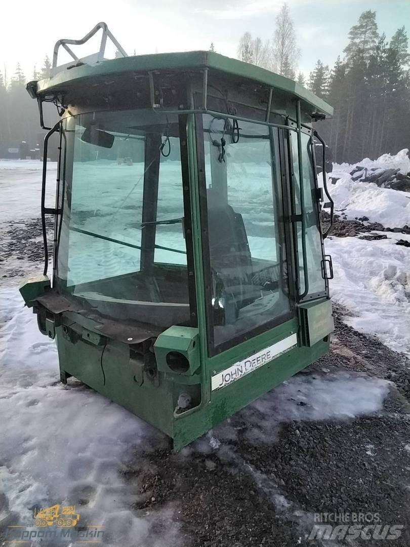 John Deere 1710 キャビン及び内装