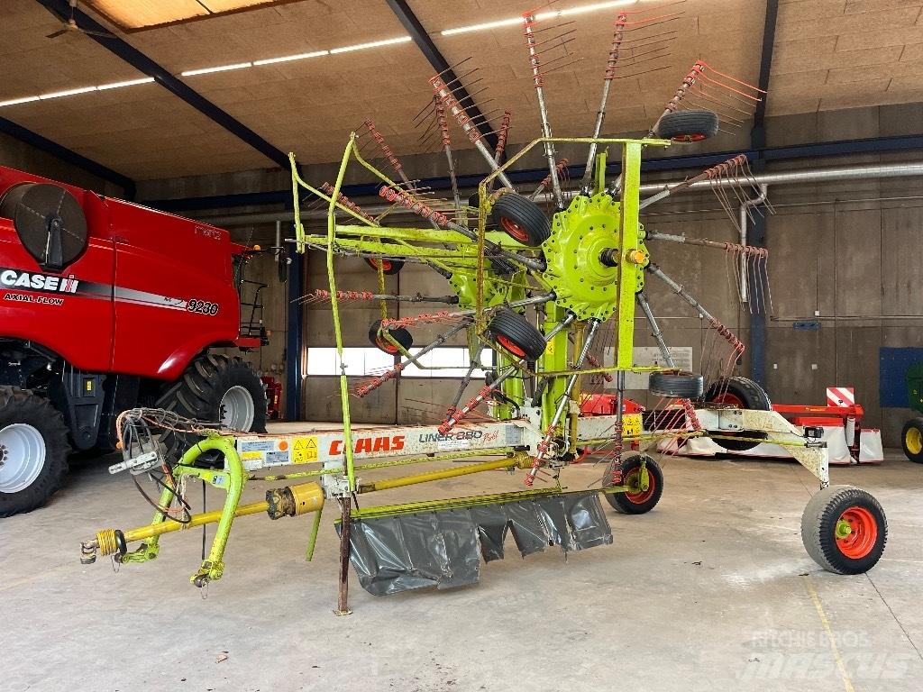 CLAAS Liner 880 L テッダー・テッダーレーキ