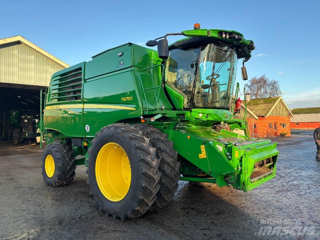 John Deere T670I 4WD コンバイン
