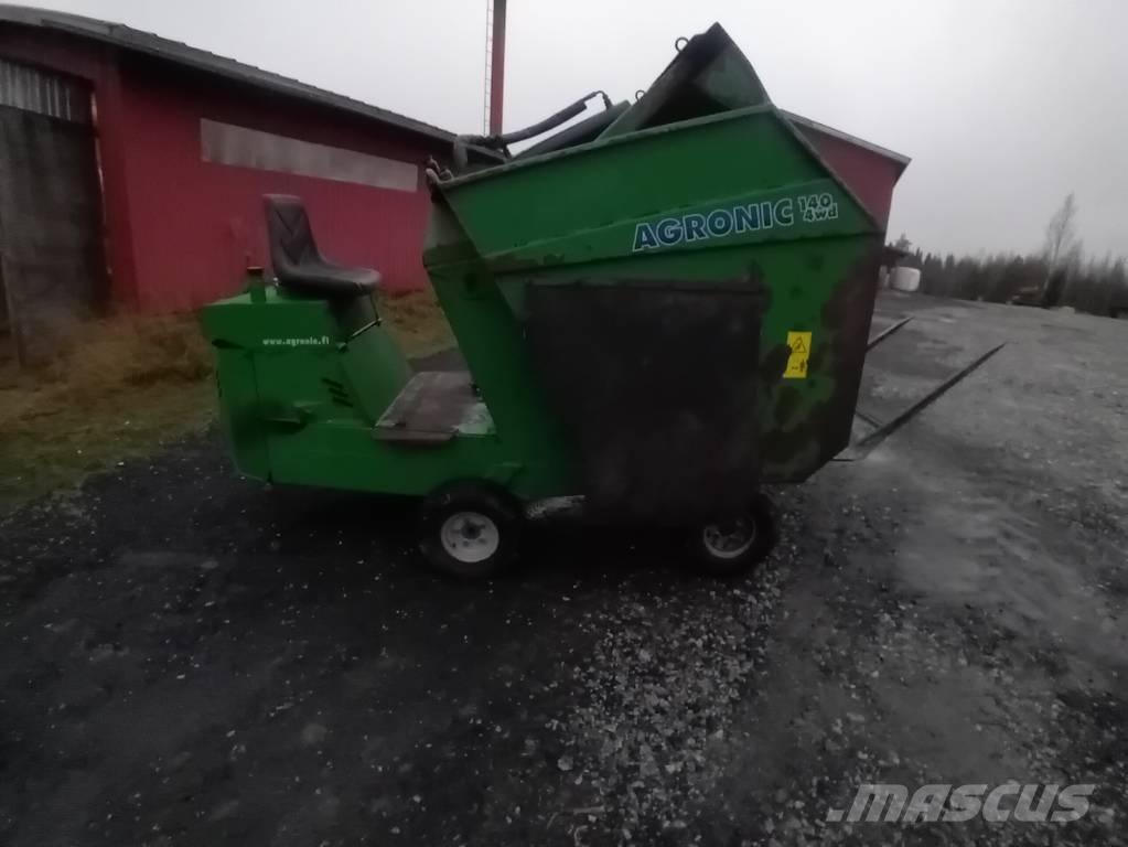 Agronic 140 4WD ミキサーフィーダー