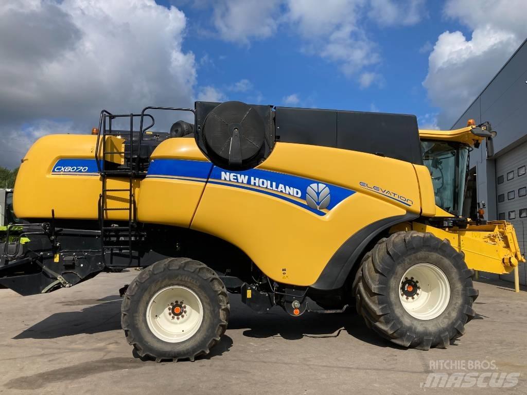 New Holland CX 8070 コンバイン