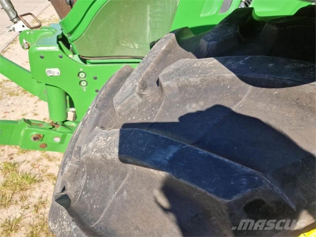 John Deere 6150R トラクター