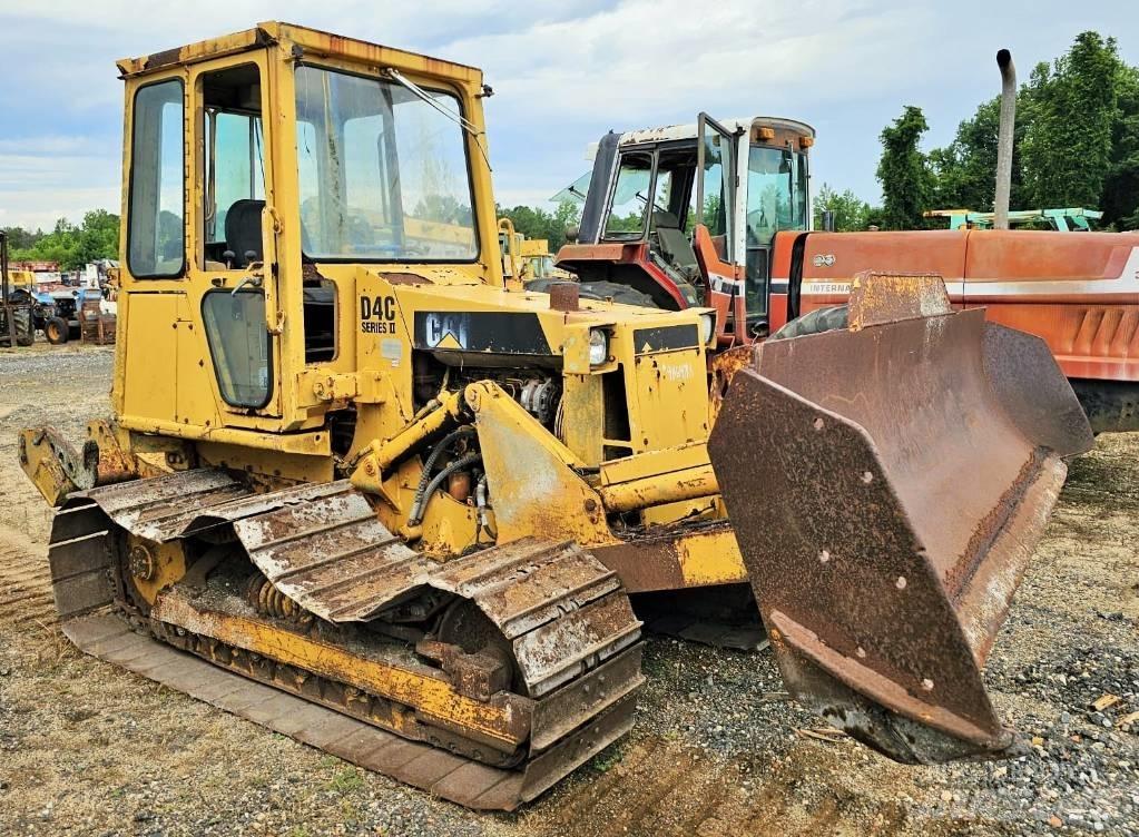 CAT D 4 C ブルドーザー