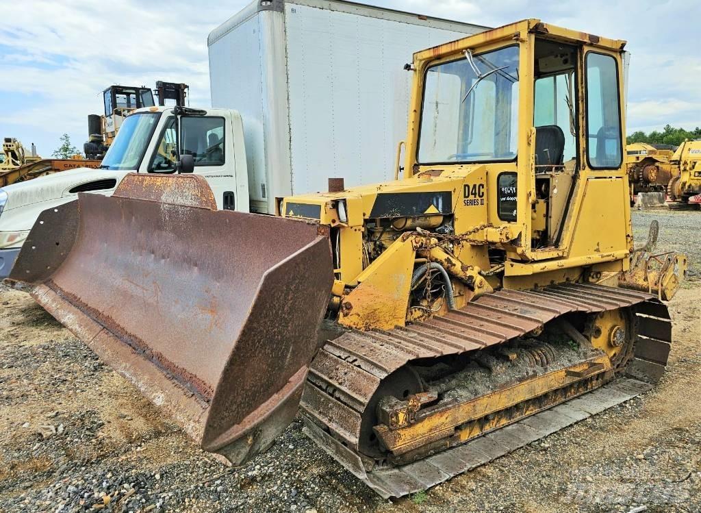 CAT D 4 C ブルドーザー