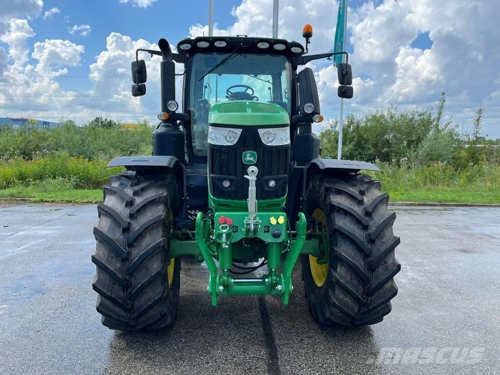 John Deere 6230 R トラクター
