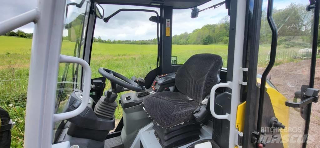 Wacker Neuson WL 28 スキッドステアローダー