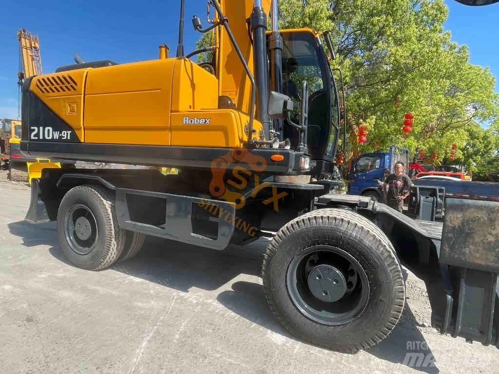 Hyundai R210W ホイール式油圧ショベル（パワーショベル・ユンボ・バックホー）