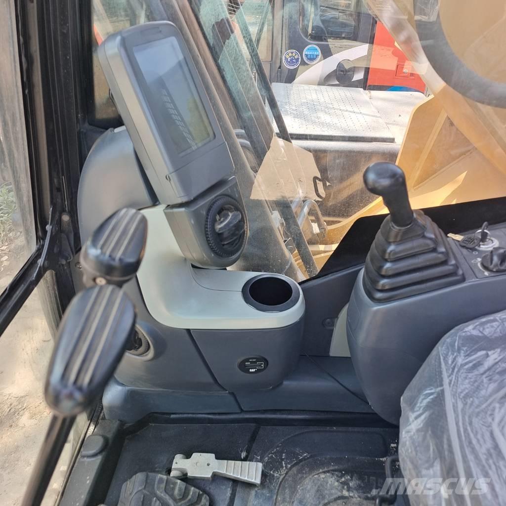 CAT 320D2 大型油圧ショベル12t以上（パワーショベル・ユンボ）