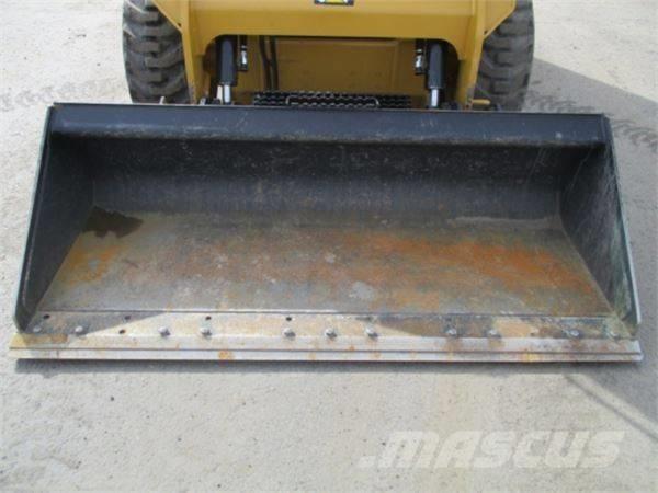 CAT 236 D スキッドステアローダー