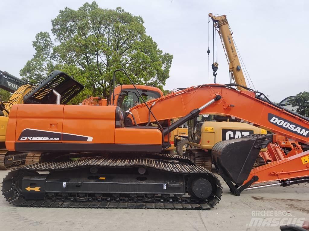 Doosan DX 225LC-9C 大型油圧ショベル12t以上（パワーショベル・ユンボ）