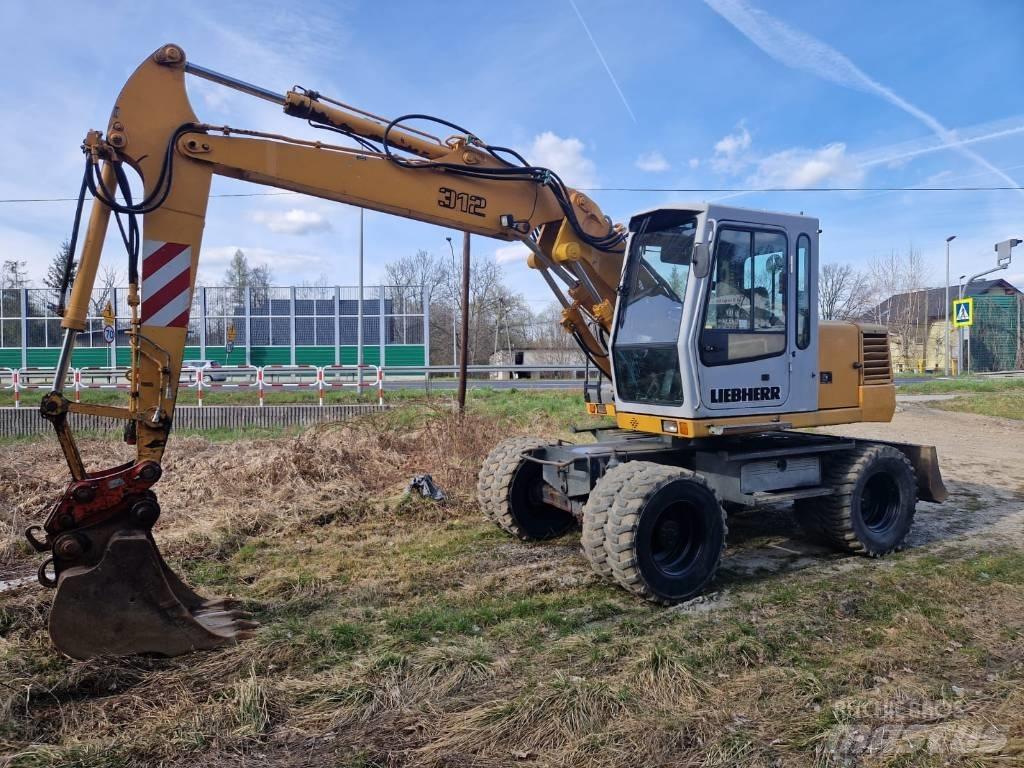 Liebherr 312 A ホイール式油圧ショベル（パワーショベル・ユンボ・バックホー）