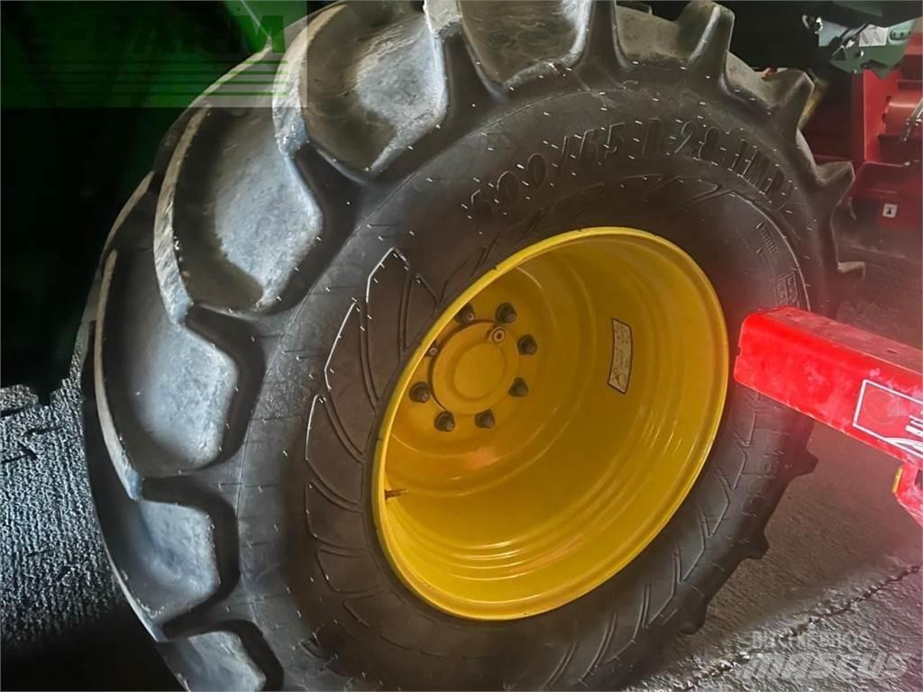 John Deere T550 コンバイン