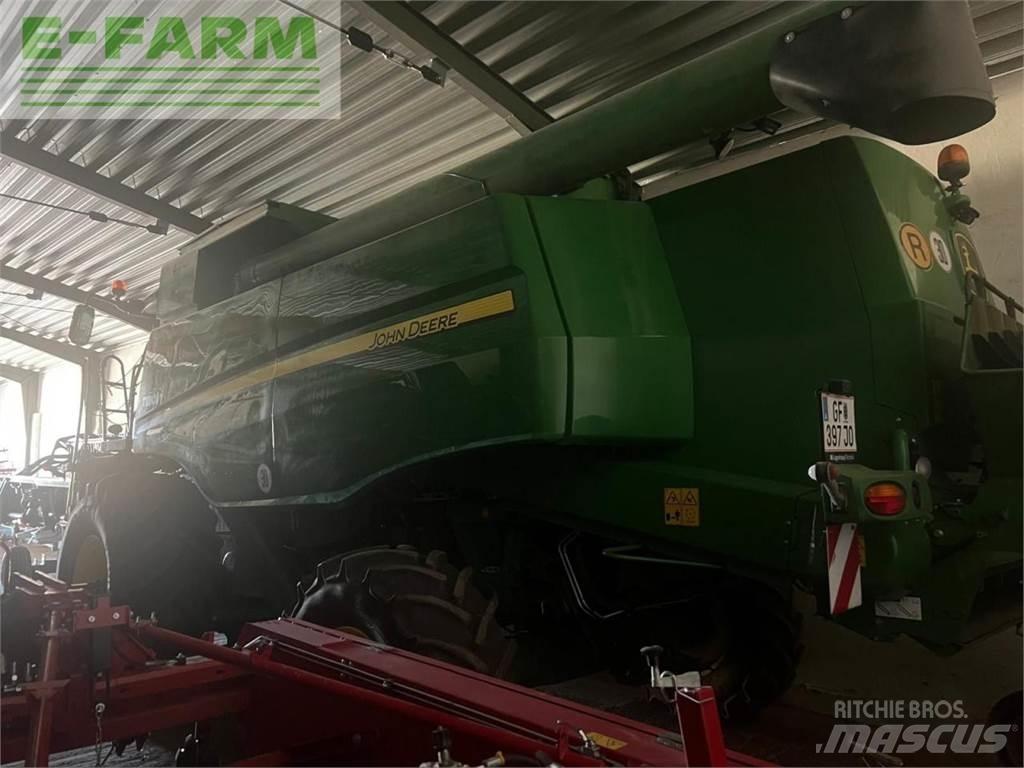 John Deere T550 コンバイン