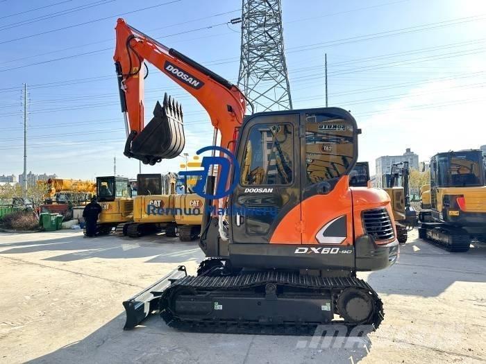 Doosan DX 60 ミニ油圧ショベル 7t以下（ミニユンボ・ミニディガー）