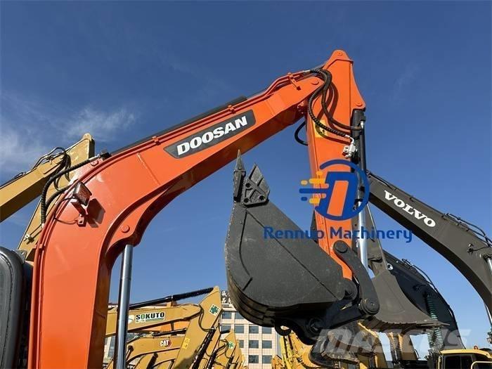 Doosan DX 60 ミニ油圧ショベル 7t以下（ミニユンボ・ミニディガー）