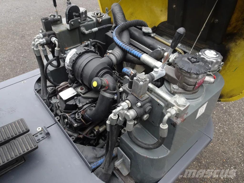 Neuson TD15 サイト　ダンプ