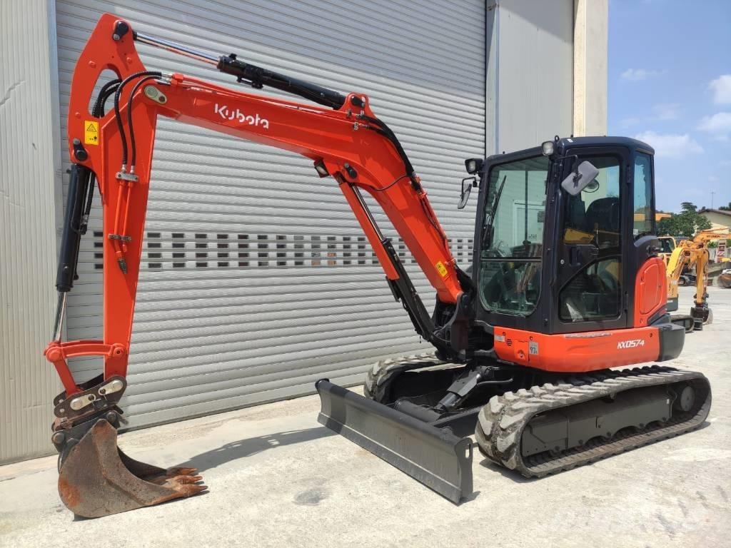 Kubota KX 057-4 ミニ油圧ショベル 7t以下（ミニユンボ・ミニディガー）