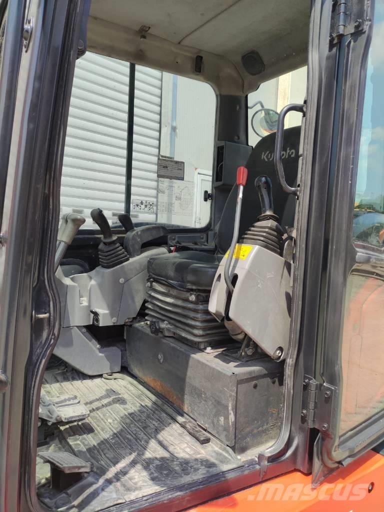 Kubota KX 057-4 ミニ油圧ショベル 7t以下（ミニユンボ・ミニディガー）