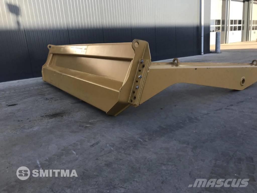 CAT 735C テールゲート