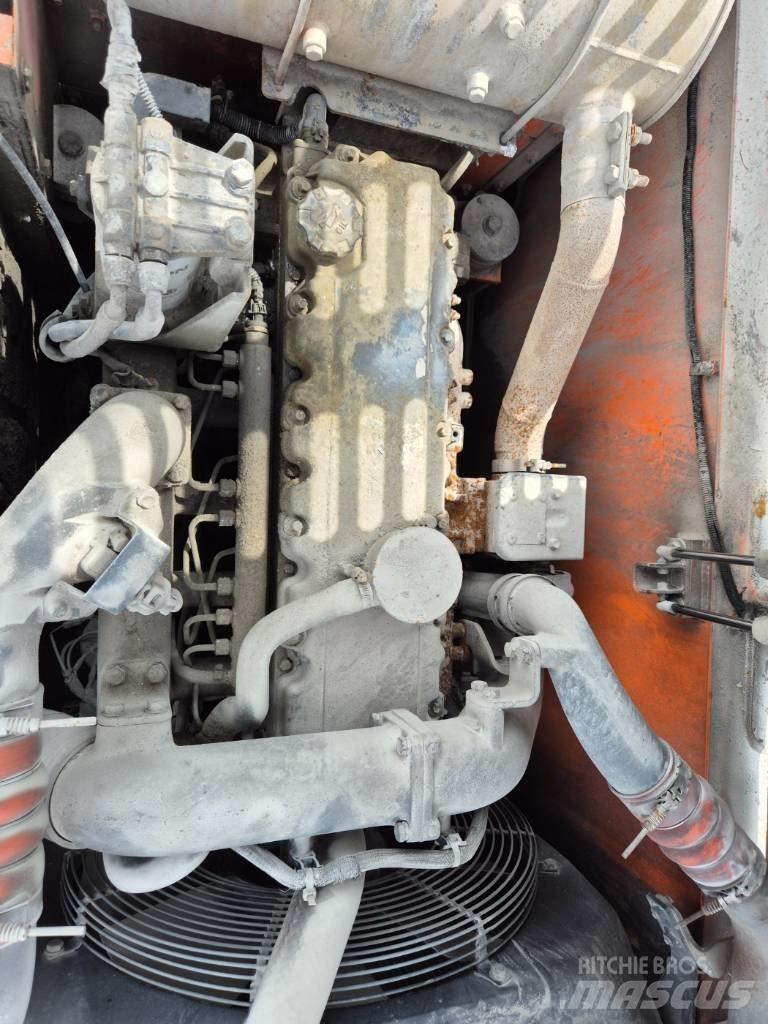 Doosan DX210WA ホイール式油圧ショベル（パワーショベル・ユンボ・バックホー）
