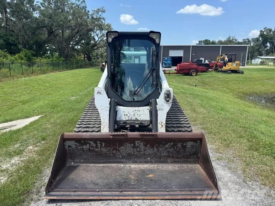 Bobcat T750 スキッドステアローダー