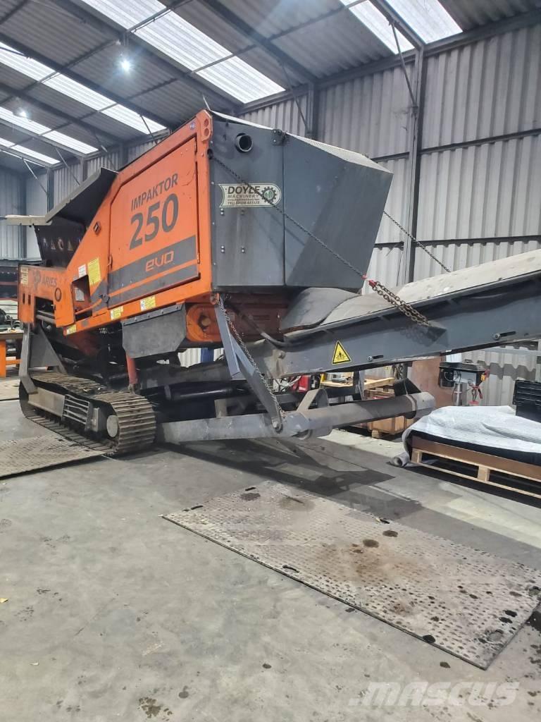 Arjes 250 Evo 自走式クラッシャー