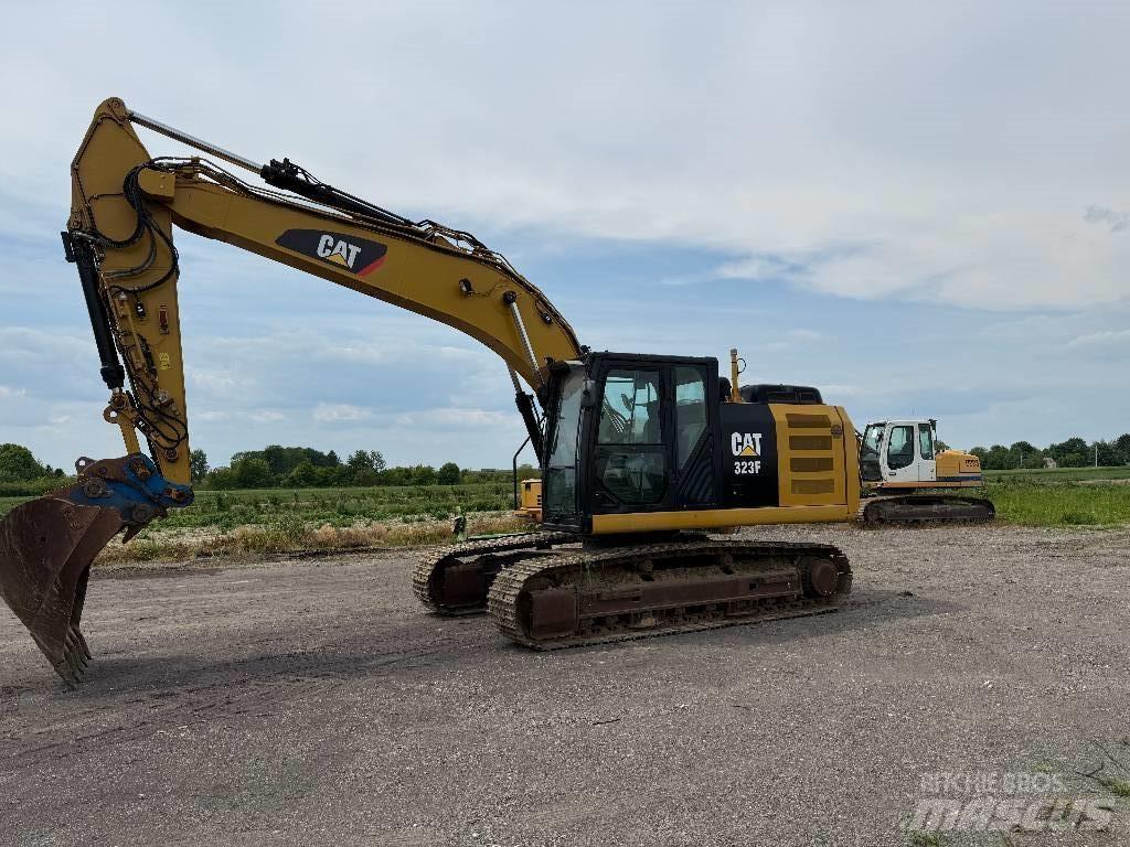 CAT 323 F L 大型油圧ショベル12t以上（パワーショベル・ユンボ）