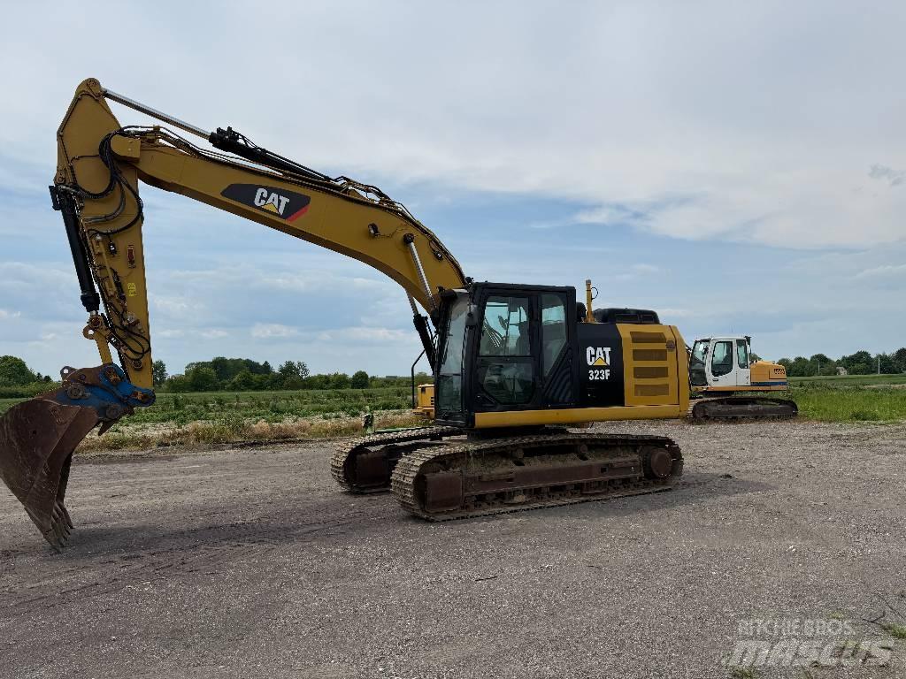 CAT 323 F L 大型油圧ショベル12t以上（パワーショベル・ユンボ）