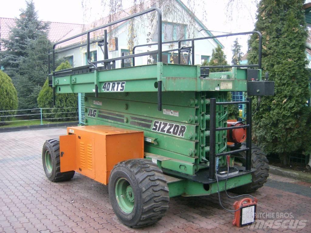 JLG 40RTS    V-1562 垂直昇降型リフト