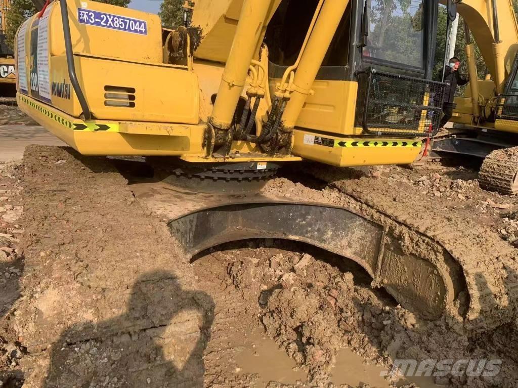 Komatsu PC 220-8M0 大型油圧ショベル12t以上（パワーショベル・ユンボ）