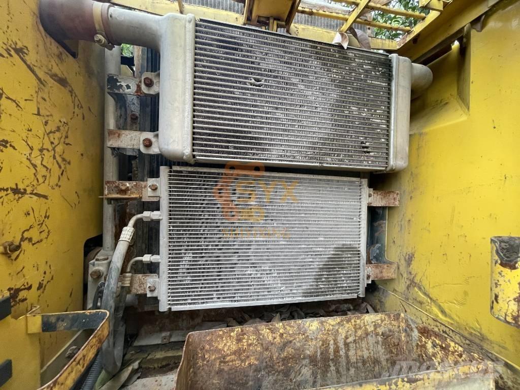 Komatsu PC 220-7 大型油圧ショベル12t以上（パワーショベル・ユンボ）