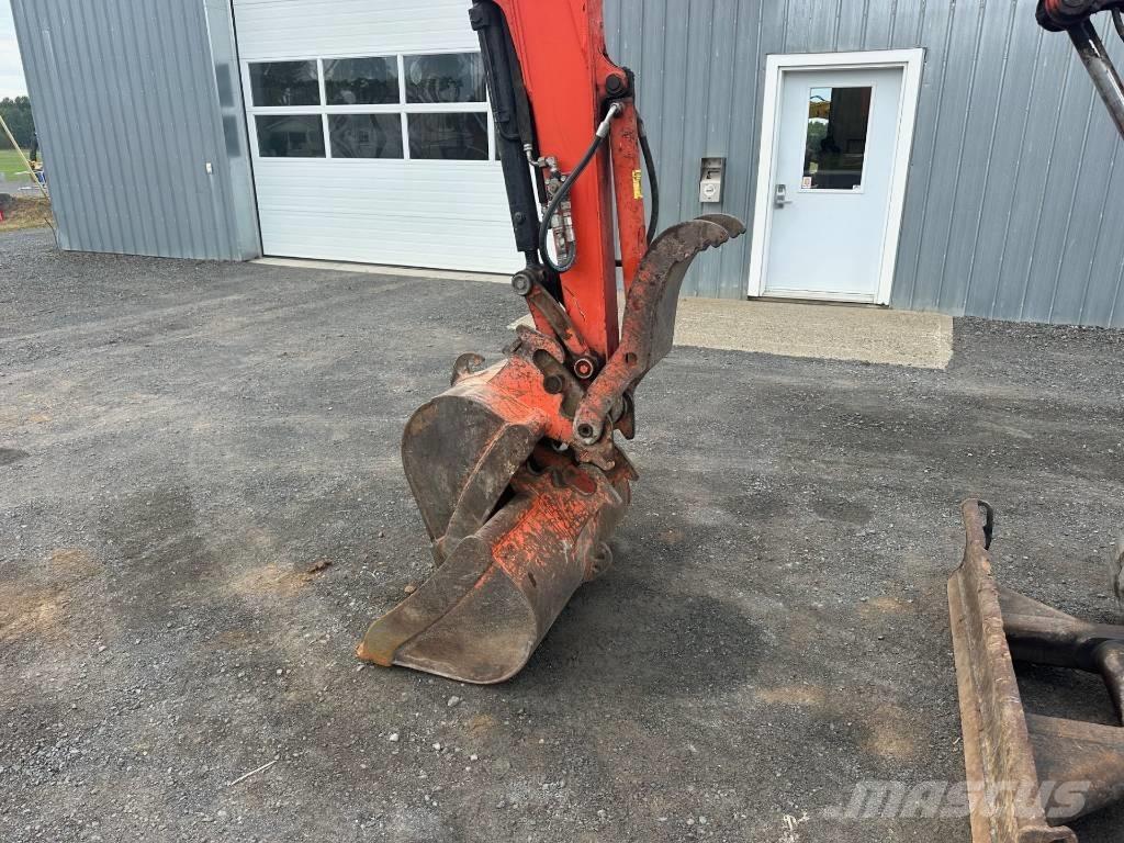 Kubota KX 033-4 ミニ油圧ショベル 7t以下（ミニユンボ・ミニディガー）