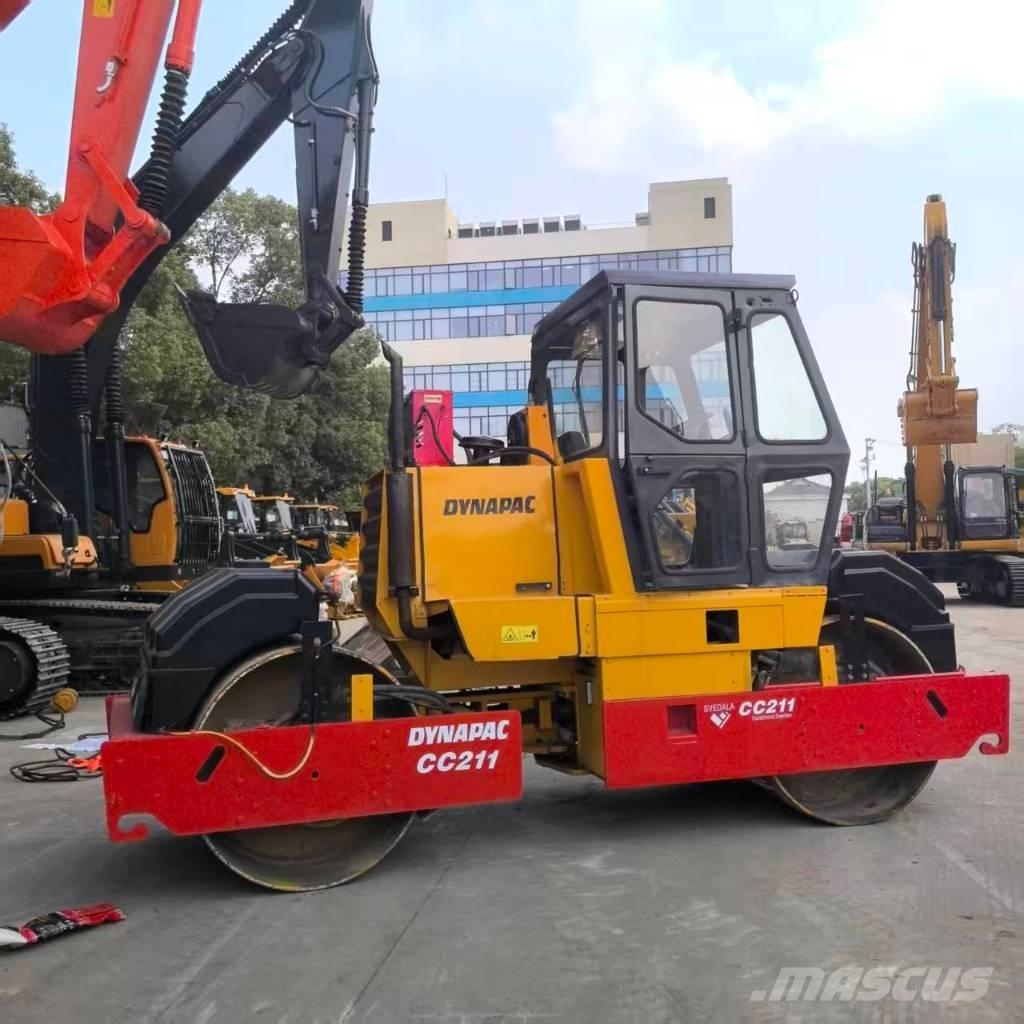 Dynapac CC211 タンデムローラ