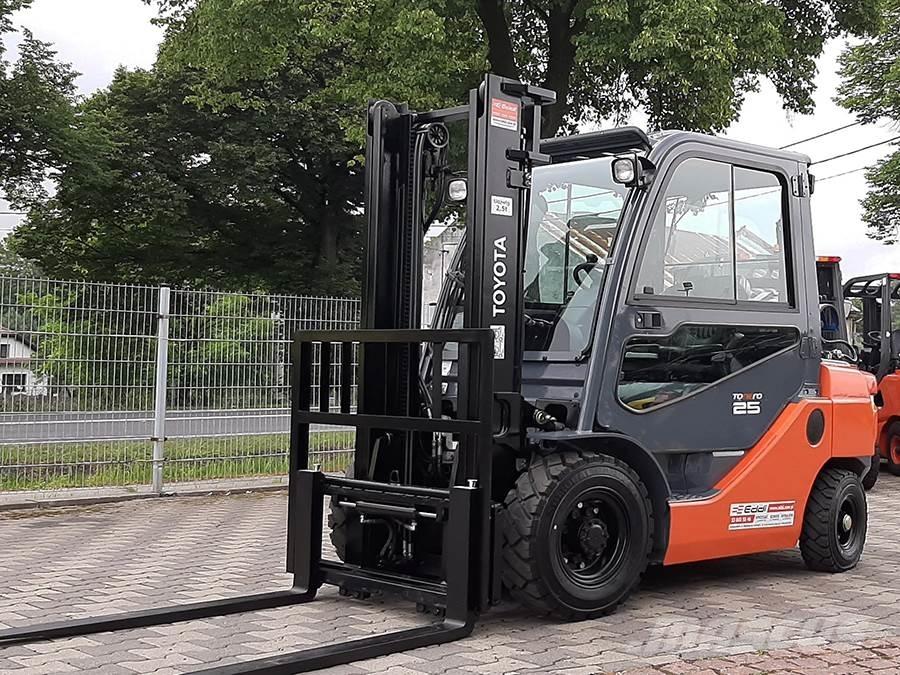 Toyota 02-8FGF25 LPGフォークリフト