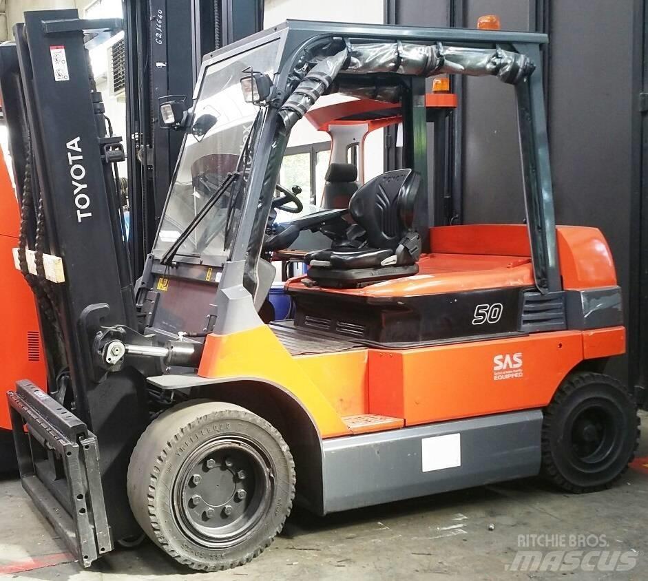 Toyota 7 FB MF 50 バッテリーフォークリフト