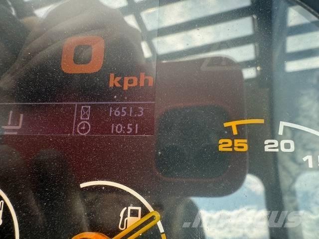 JCB 533-105 テレスコーピックハンドラー