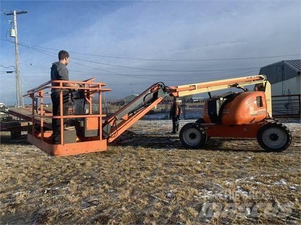 JLG 600AJ ブームリフト　屈伸型