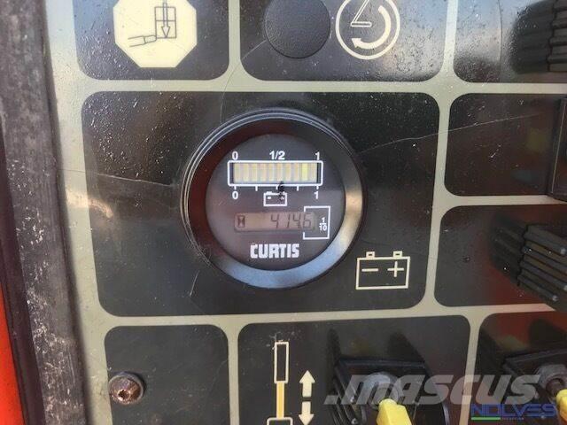 JLG E400AJPn ブームリフト　屈伸型