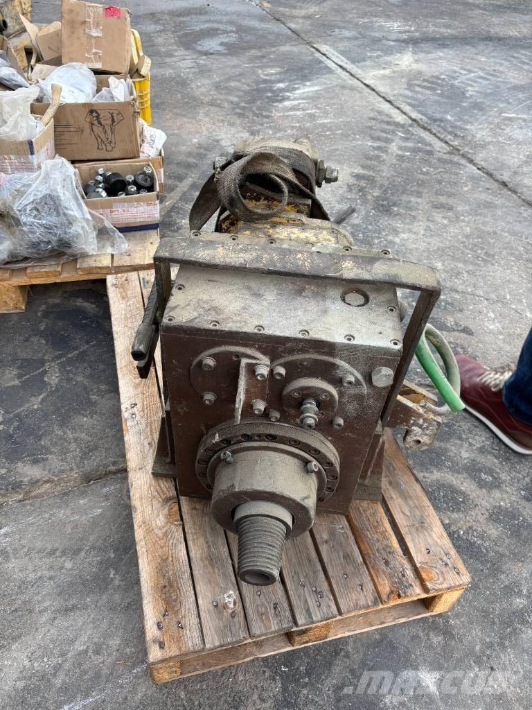 Casagrande C3 サーフェイスドリルリグ