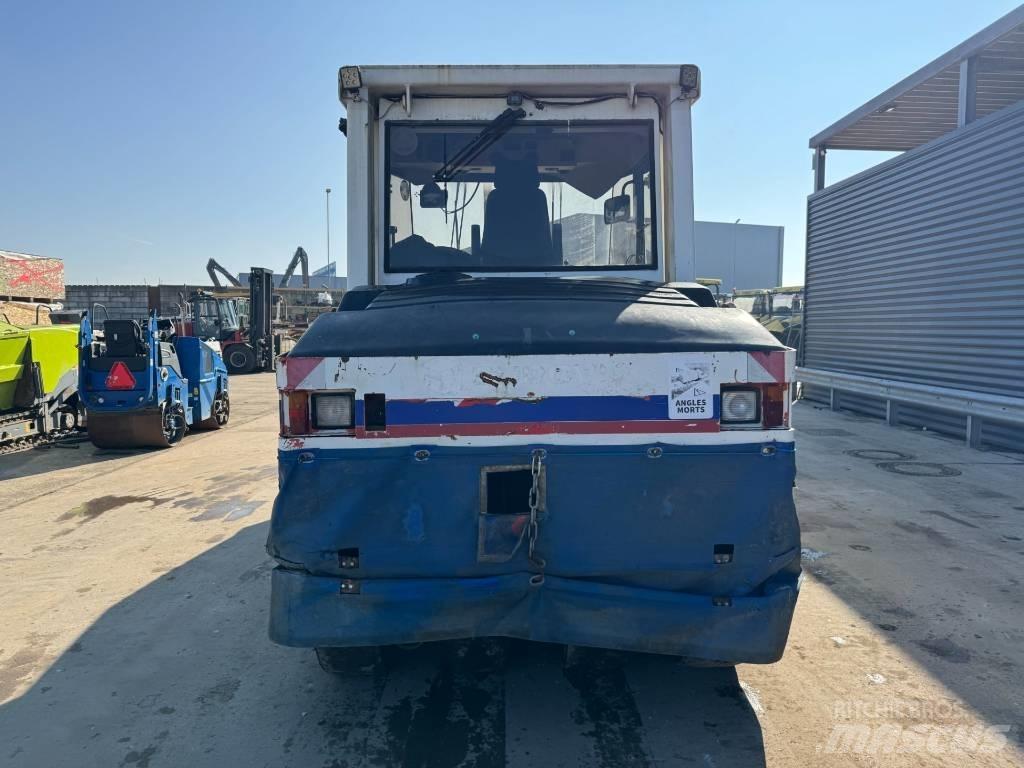 CAT RS-300B タイヤローラ